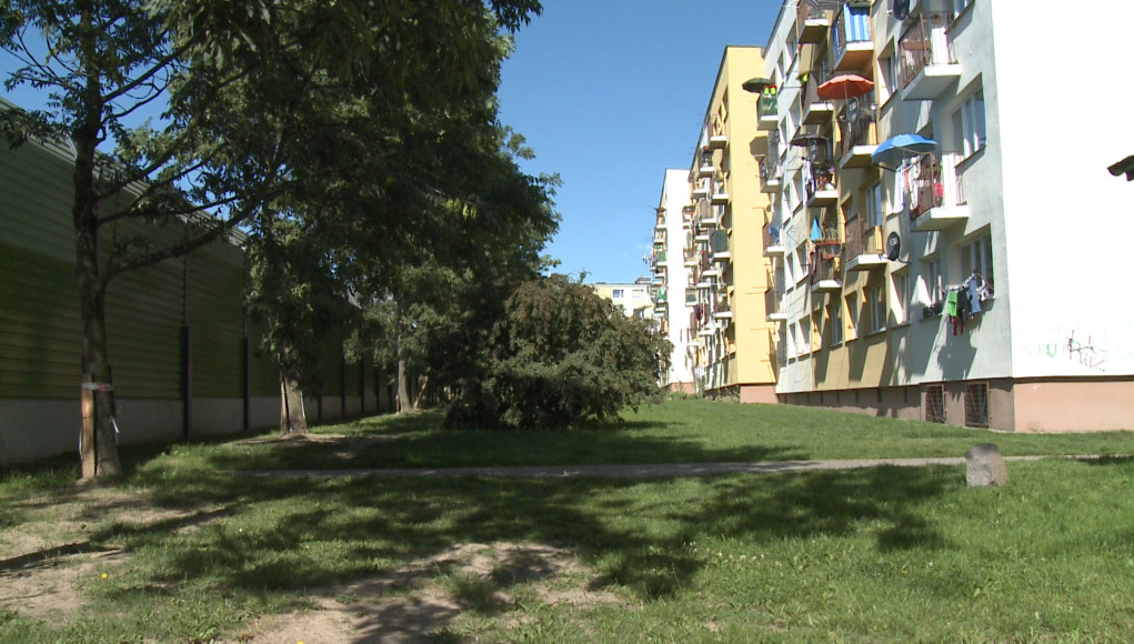Ekrany zasłaniają światło mieszkańcom przy ulicy Koszalińskiej