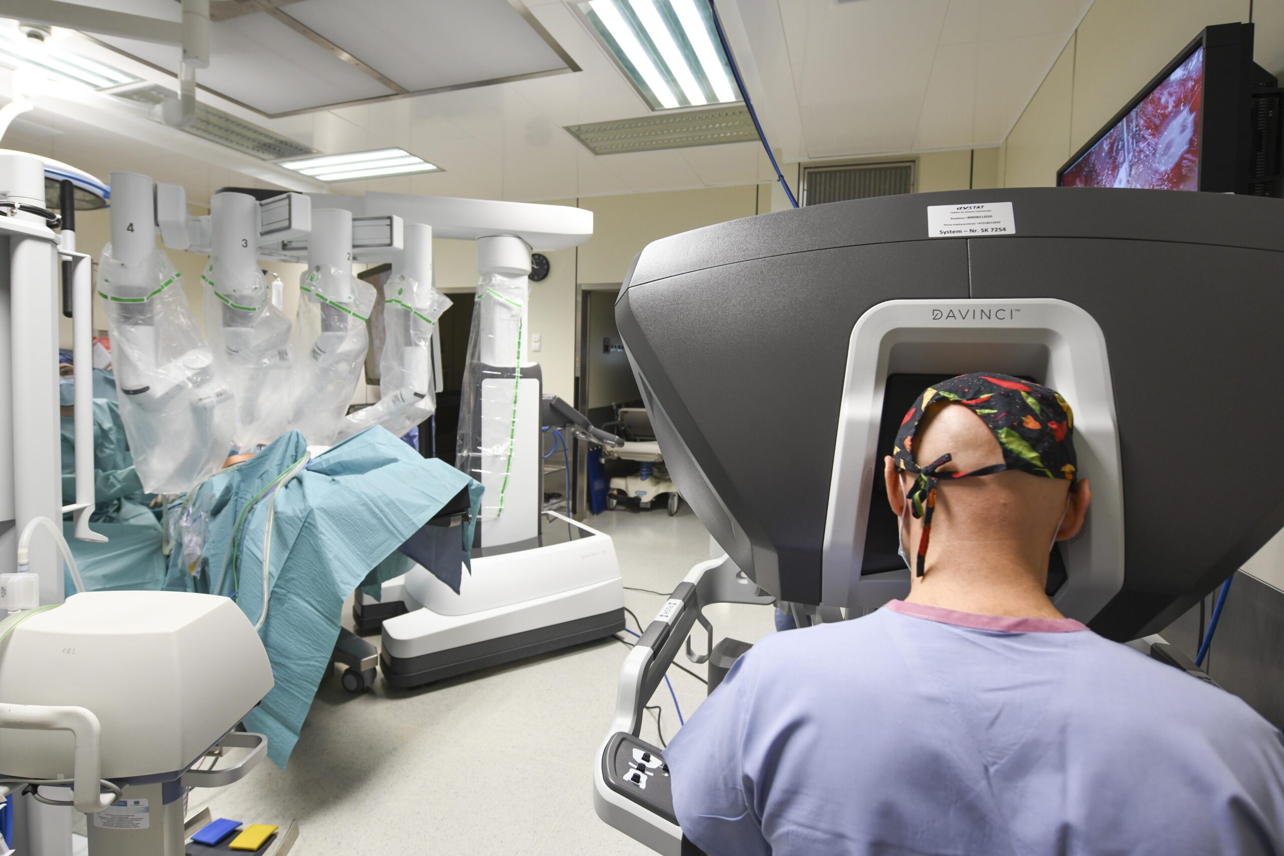 W słupskim szpitalu wykonano pierwsze operacje przy użyciu robota operacyjnego Da Vinci