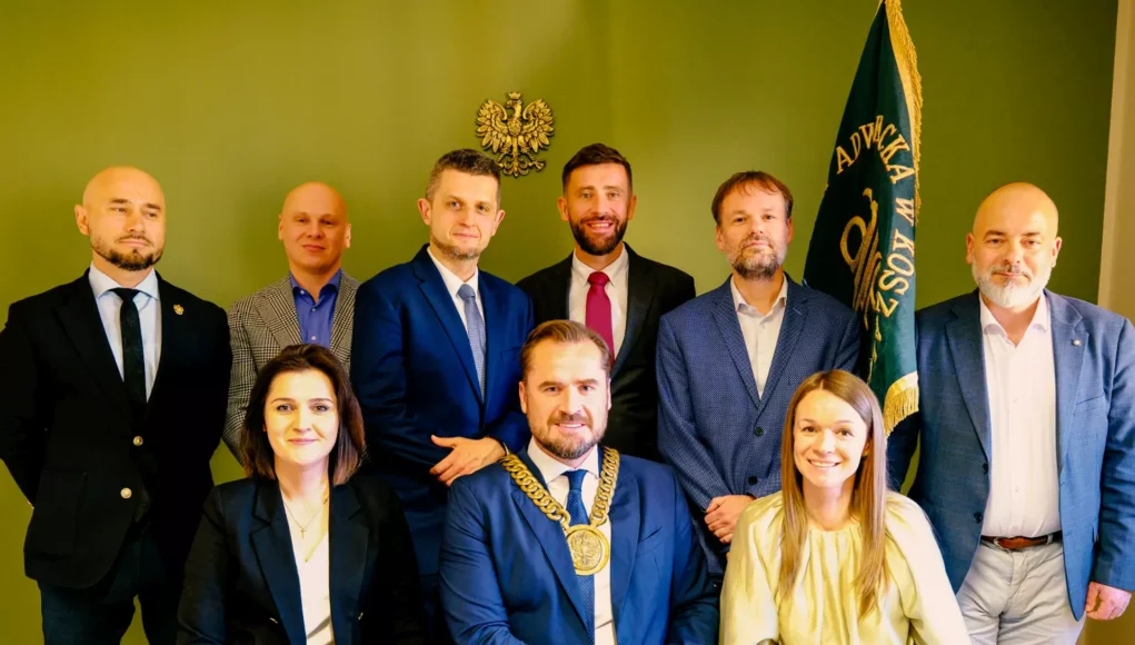 Nowa Rada w Koszalinie to obecnie najmłodszy wiekowo skład osobowy wśród wszystkich 24 rad adwokackich w Polsce – średnia wieku wynosi zaledwie 42 lata.