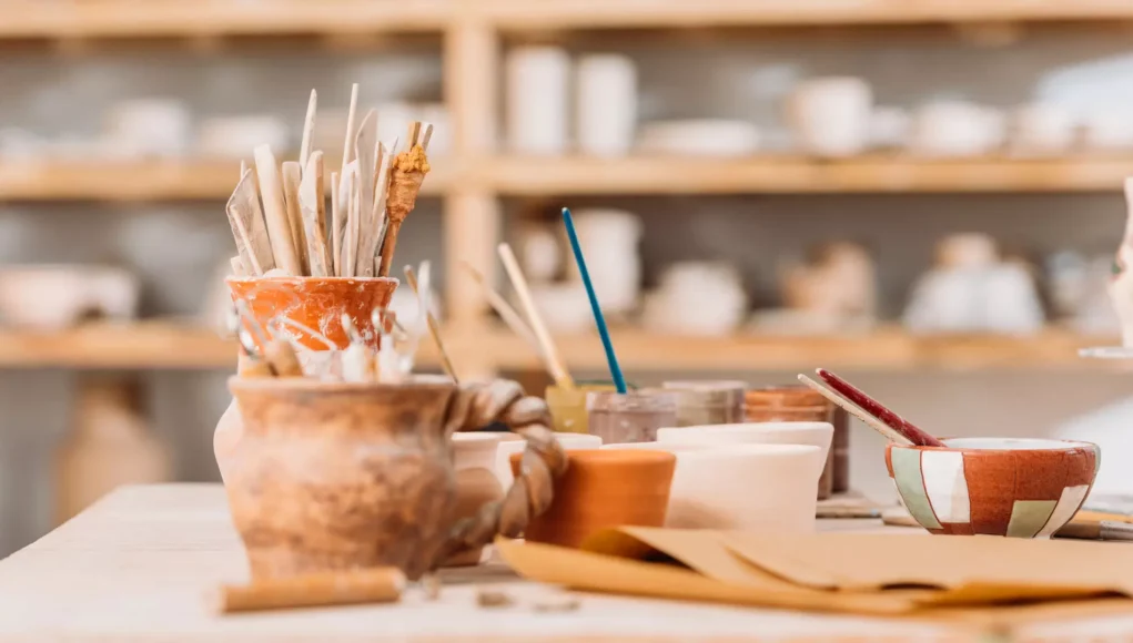 Nowy cykl warsztatów ceramicznych w Ogrodach Przelewice