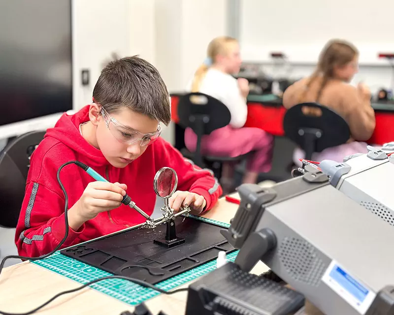 Światowy Dzień Kreatywności i Innowacji w Fab Lab powered by WIŚNIOWSKI