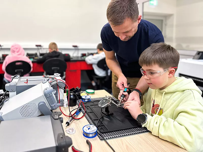 Światowy Dzień Kreatywności i Innowacji w Fab Lab powered by WIŚNIOWSKI