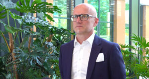Budownictwo odbija, ale firmy z branży tną inwestycje - Piotr Warmuła - dyrektor Departamentu Sprzedaży Rynku Maszyn i Urządzeń, Agro - EFL