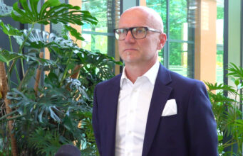 Budownictwo odbija, ale firmy z branży tną inwestycje - Piotr Warmuła - dyrektor Departamentu Sprzedaży Rynku Maszyn i Urządzeń, Agro - EFL
